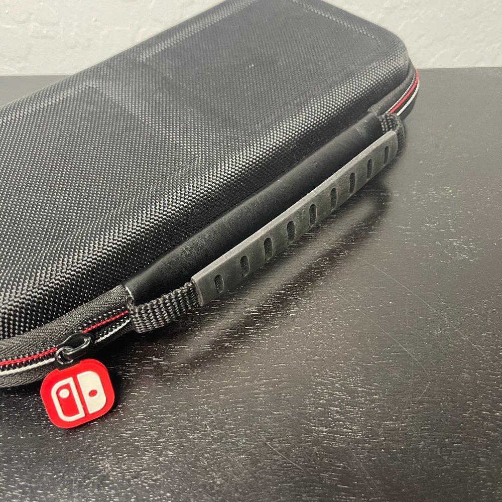 *SOLD* Nintendo SWITCH Protective Carrying Case